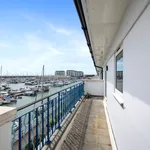 Rent 3 bedroom flat in Brighton Marina