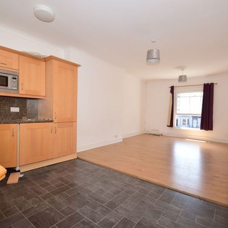 Flat to rent in Cobham Street, Gravesend DA11