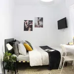 Rent a room of 100 m² in madrid