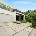 Rent 5 bedroom house of 299 m² in Miami Beach