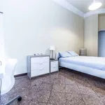 Rent a room of 330 m² in valencia