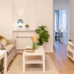 Rent 5 bedroom apartment of 60 m² in Madrid