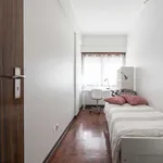 Rent a room in lisbon