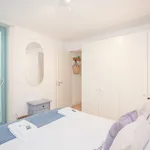 Rent 4 bedroom apartment of 57 m² in Porto