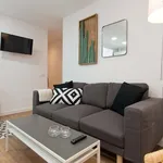 Rent a room of 172 m² in Madrid