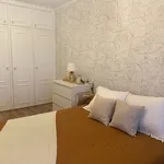 Rent 3 bedroom apartment of 60 m² in Lisbon