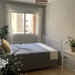 Rent a room of 90 m² in Alicante