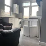 Rent 3 bedroom flat in North West England