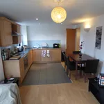 Rent 2 bedroom flat in Leeds