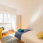 Rent a room of 80 m² in lisbon