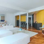 Appartement de 1884 m² avec 5 chambre(s) en location à Paris