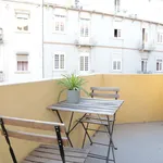 Rent a room of 100 m² in Lisboa