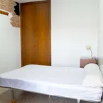 Rent a room of 110 m² in valencia