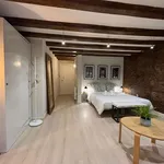 Rent 3 bedroom apartment of 40 m² in Barcelona