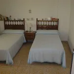 Alquilo 4 dormitorio apartamento de 200 m² en Castellon']