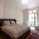 Rent 1 bedroom apartment in Paris