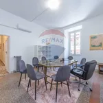 Rent 5 bedroom apartment of 130 m² in Roma