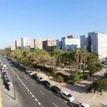 Rent a room of 120 m² in valencia