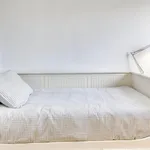 Rent 4 bedroom apartment in Valencia