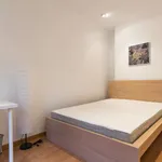 Rent a room of 200 m² in madrid