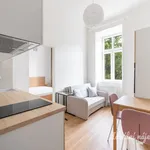 Pronajměte si 3 ložnic/e byt o rozloze 46 m² v Prague