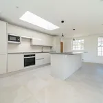 Rent 4 bedroom house in Berkshire