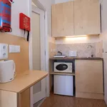 Rent 2 bedroom apartment of 20 m² in Porto