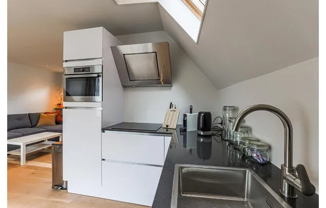 Huur 2 slaapkamer appartement van 33 m² in Indische buurt