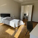 Rent 3 bedroom apartment in Turin