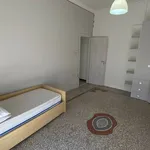 Affitto 5 camera appartamento di 102 m² in Napoli