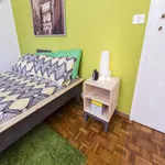 Rent a room of 92 m² in Milan