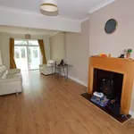 Rent 3 bedroom flat in East Midlands