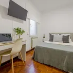 Rent a room of 100 m² in madrid