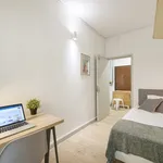 Rent a room of 250 m² in Lisbon