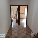 Affitto 4 camera appartamento di 140 m² in Palermo