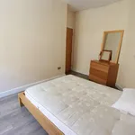 Rent 4 bedroom flat in London