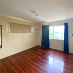 Rent 4 bedroom house of 809 m² in Moranbah