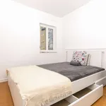 Rent a room in lisbon