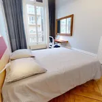 Appartement de 15 m² avec 16 chambre(s) en location à Saint-Étienne