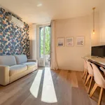 Rent 1 bedroom apartment of 45 m² in Milan