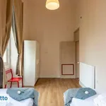 Affitto 5 camera appartamento di 150 m² in Genoa