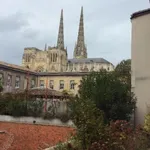 Rent 3 bedroom apartment of 70 m² in Bordeaux