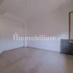 Affitto 5 camera appartamento di 185 m² in Reggio Calabria