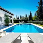 Rent 4 bedroom house of 1700 m² in Marbella