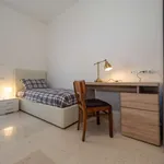 Rent a room in milan