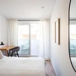 Rent 1 bedroom apartment of 129 m² in Lisbon