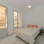 Rent a room of 85 m² in valencia