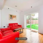 Rent 6 bedroom house in Borough of Runnymede