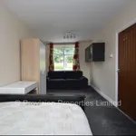 Rent 4 bedroom house in Leeds