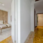 Rent a room of 190 m² in madrid